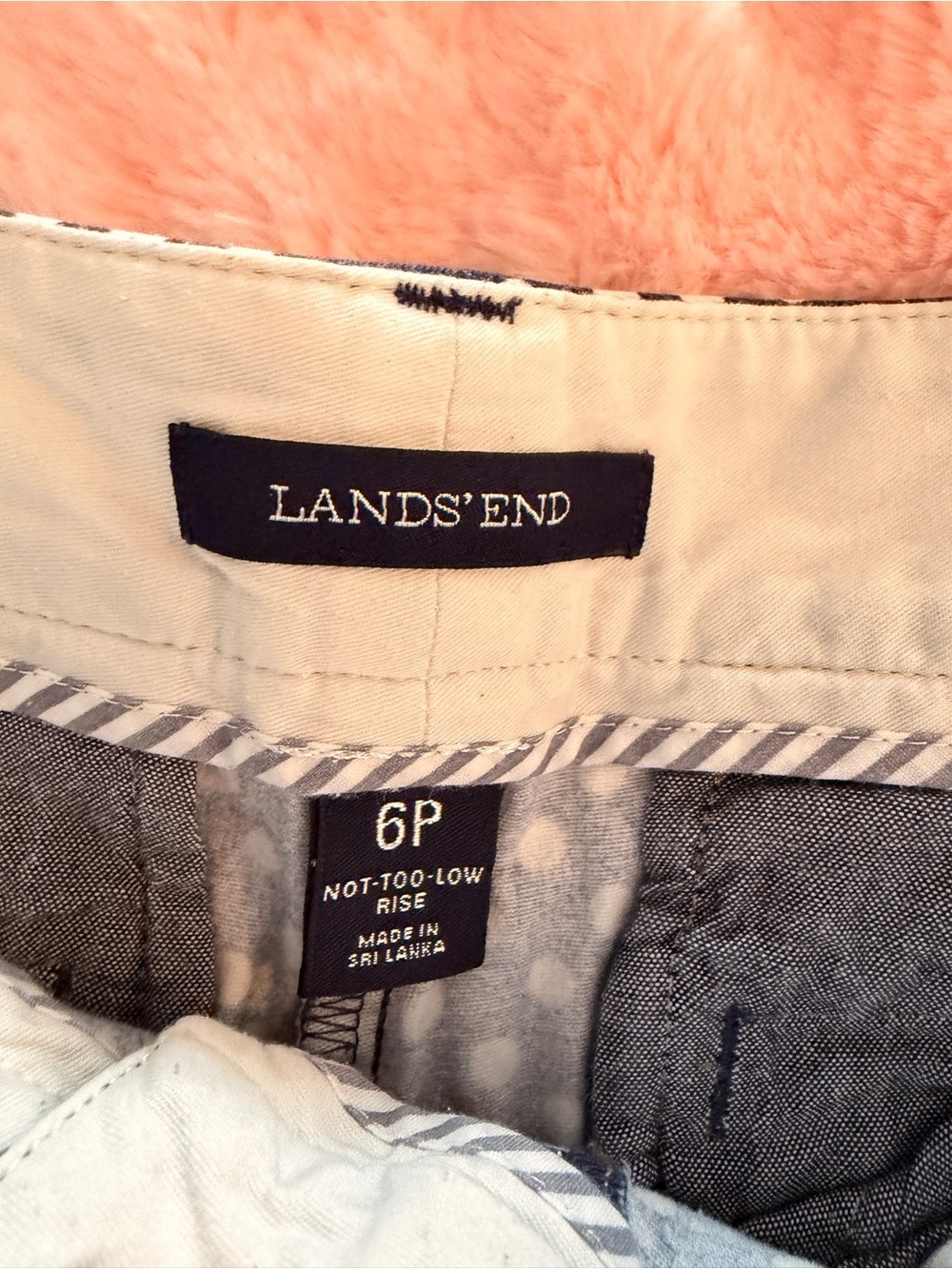 LANDS’ END 6P Petite Not-Too-Low Rise Chino Shorts - Picture 3 of 10
